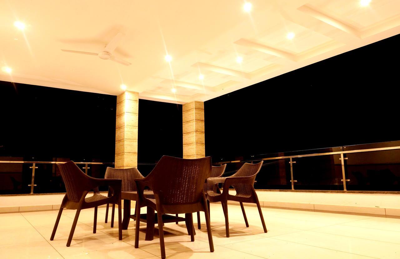 Hotel Trance Ganga Tapovan Exterior photo